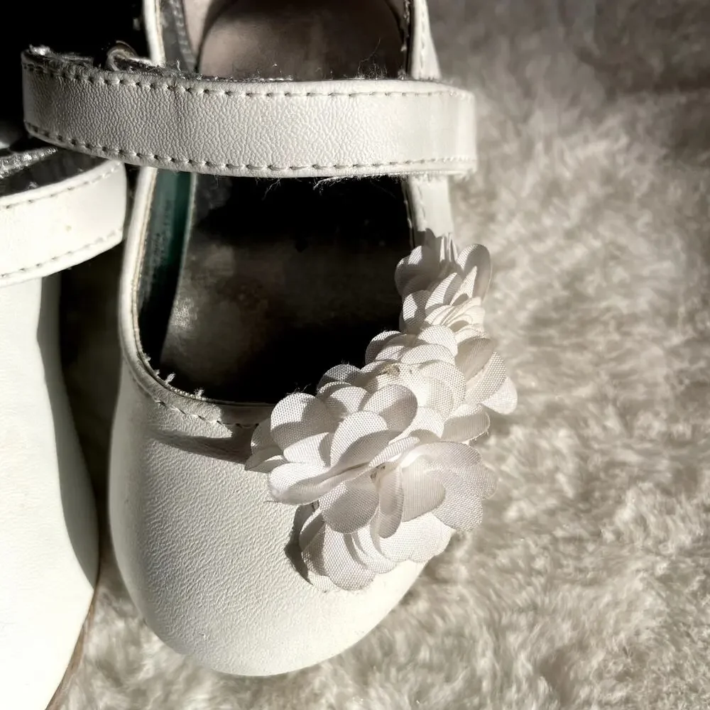 SKU 1469 2 Pair Infant Size 4 Shoes Oshkosh Silver Sandals & White Mary Janes